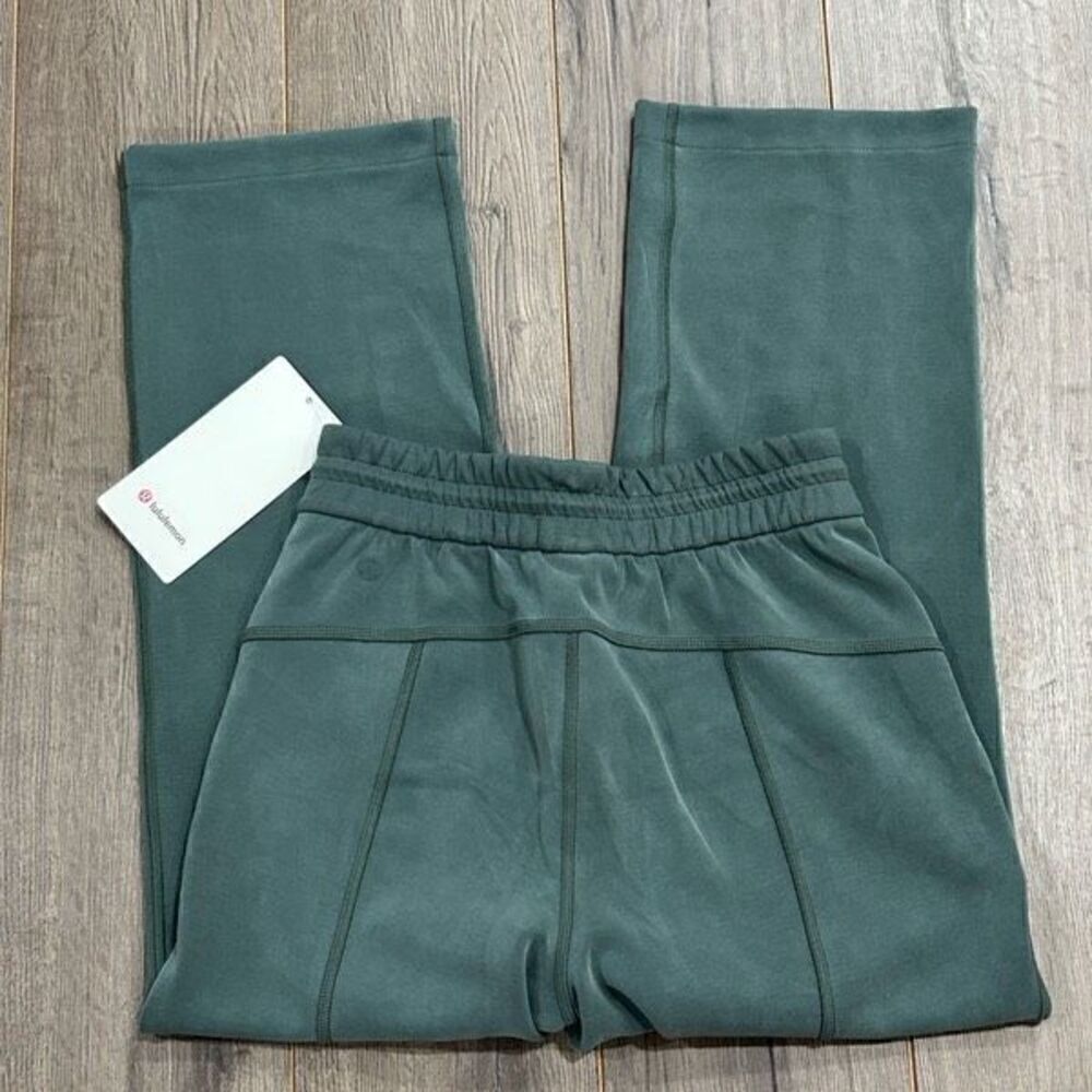 Lululemon Softstreme HR straight Leg Crop sz 2